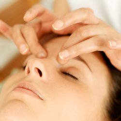 Réflexologie faciale anti-âge inspirée Kobido